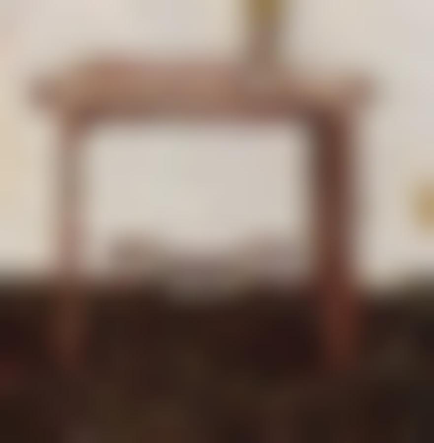 Pedestal table
